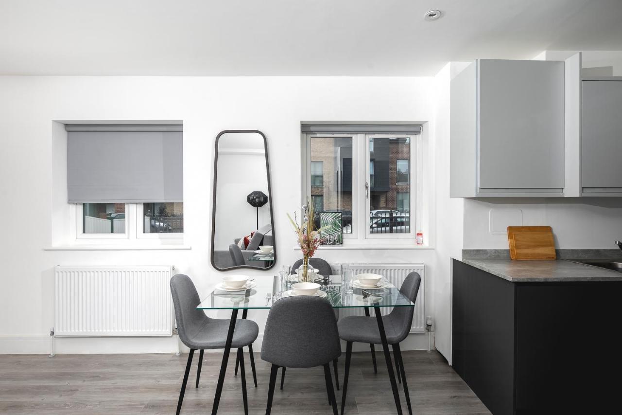 Skyvillion - London Enfield Chase Apartments With Parking & Wifi Exteriér fotografie