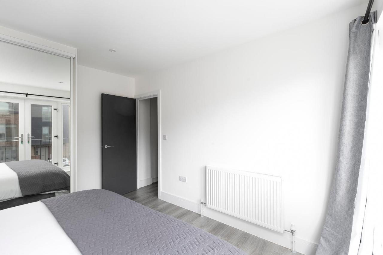 Skyvillion - London Enfield Chase Apartments With Parking & Wifi Exteriér fotografie