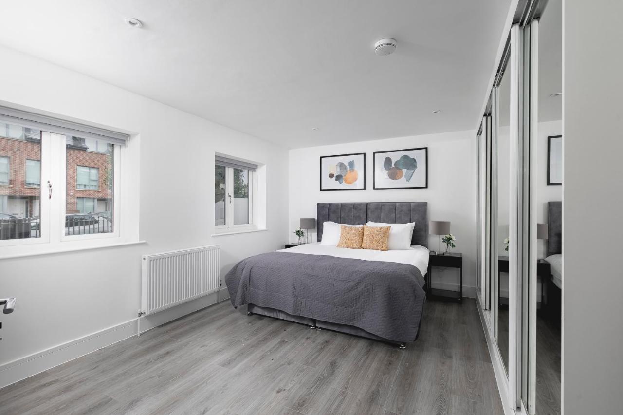 Skyvillion - London Enfield Chase Apartments With Parking & Wifi Exteriér fotografie