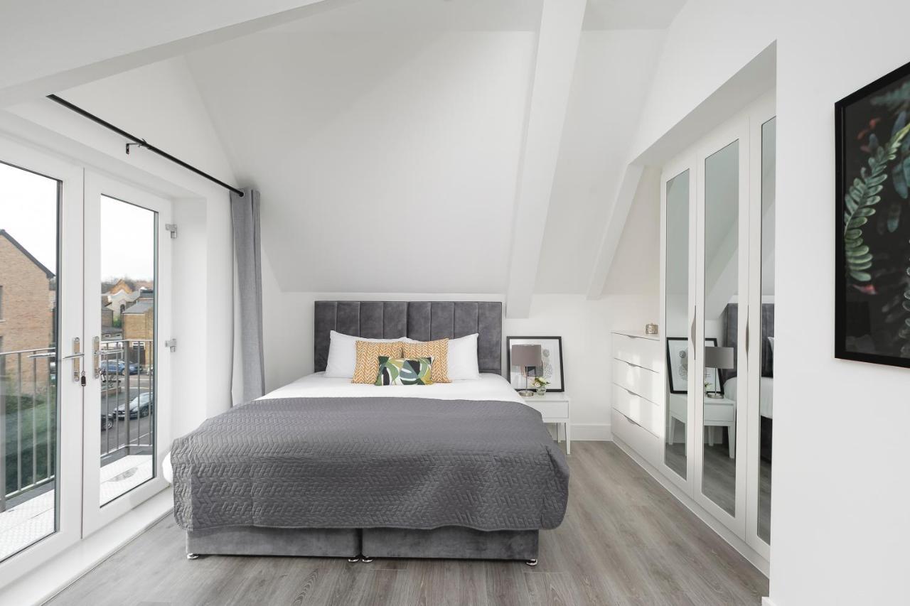 Skyvillion - London Enfield Chase Apartments With Parking & Wifi Exteriér fotografie