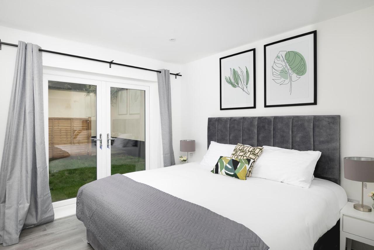 Skyvillion - London Enfield Chase Apartments With Parking & Wifi Exteriér fotografie