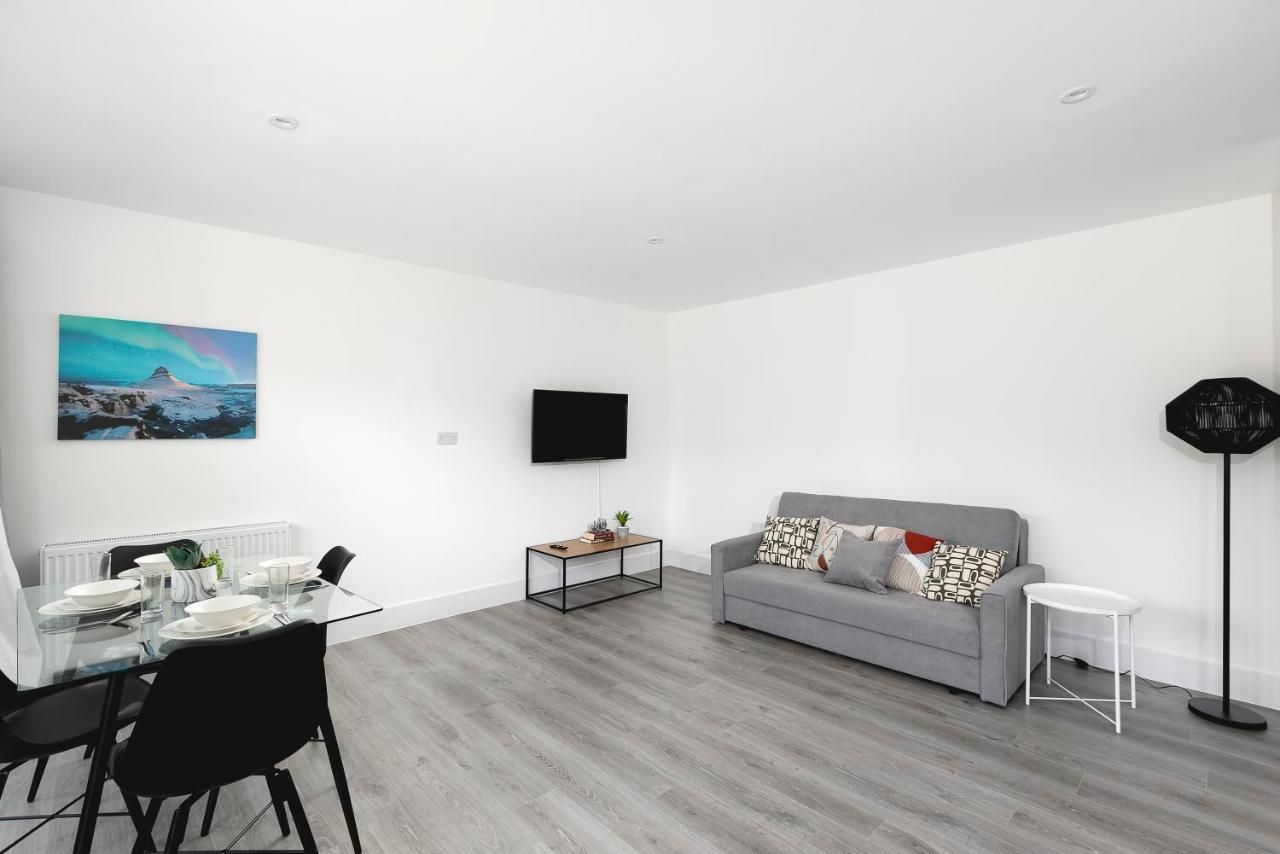 Skyvillion - London Enfield Chase Apartments With Parking & Wifi Exteriér fotografie