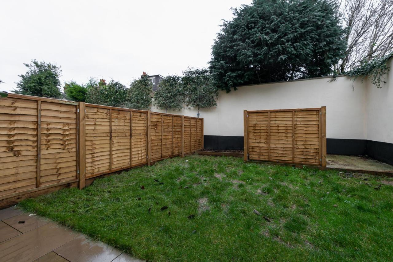 Skyvillion - London Enfield Chase Apartments With Parking & Wifi Exteriér fotografie