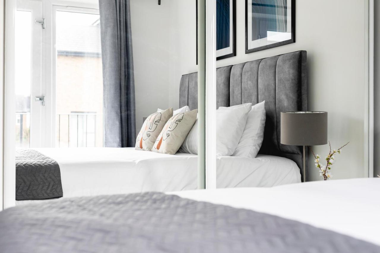 Skyvillion - London Enfield Chase Apartments With Parking & Wifi Exteriér fotografie