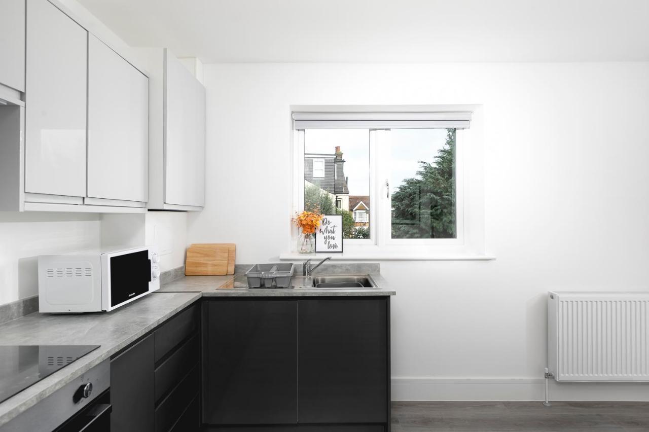 Skyvillion - London Enfield Chase Apartments With Parking & Wifi Exteriér fotografie