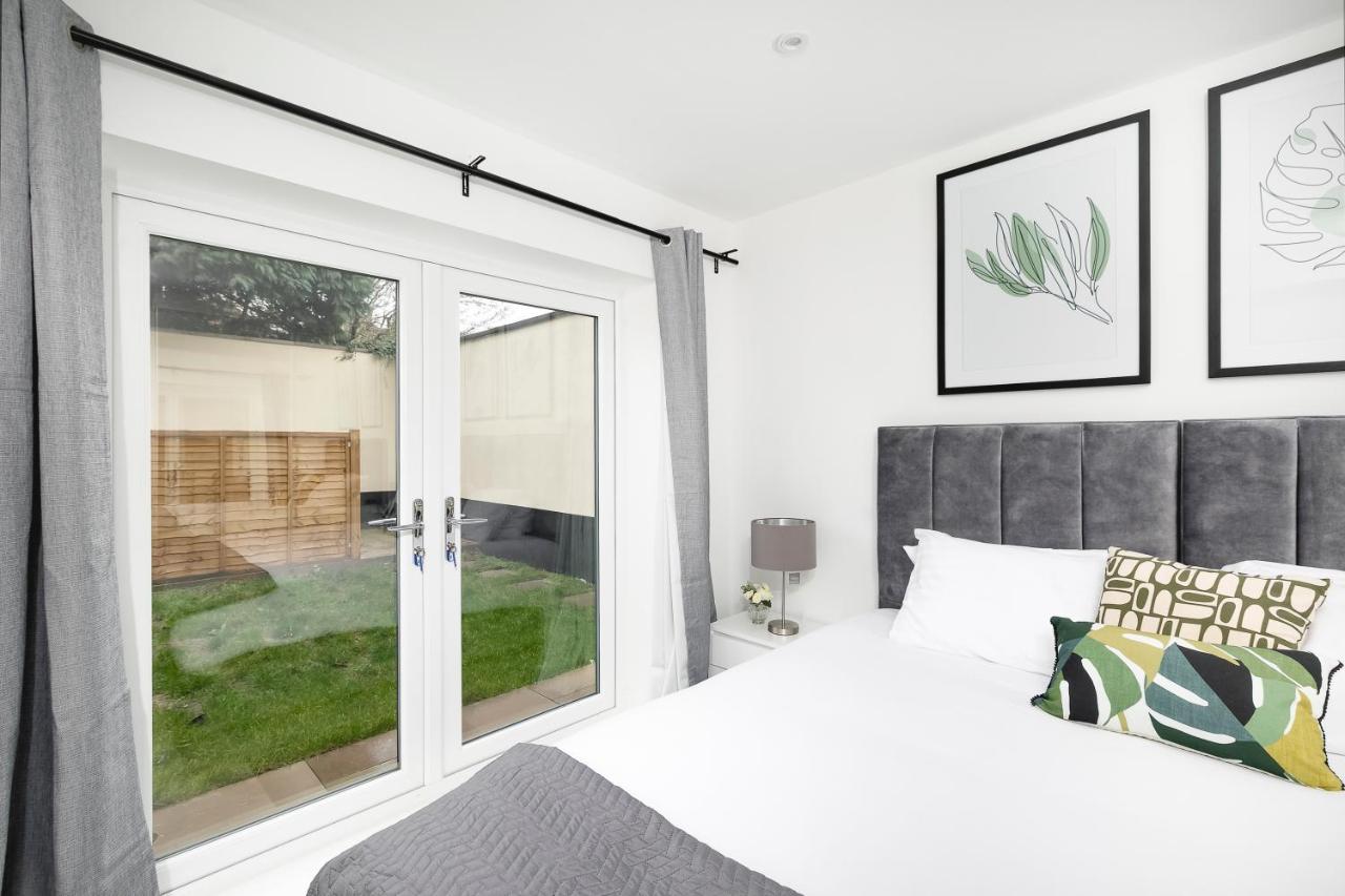 Skyvillion - London Enfield Chase Apartments With Parking & Wifi Exteriér fotografie