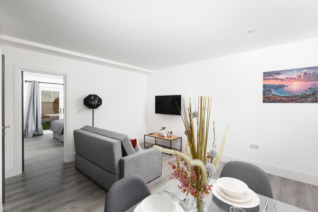 Skyvillion - London Enfield Chase Apartments With Parking & Wifi Exteriér fotografie