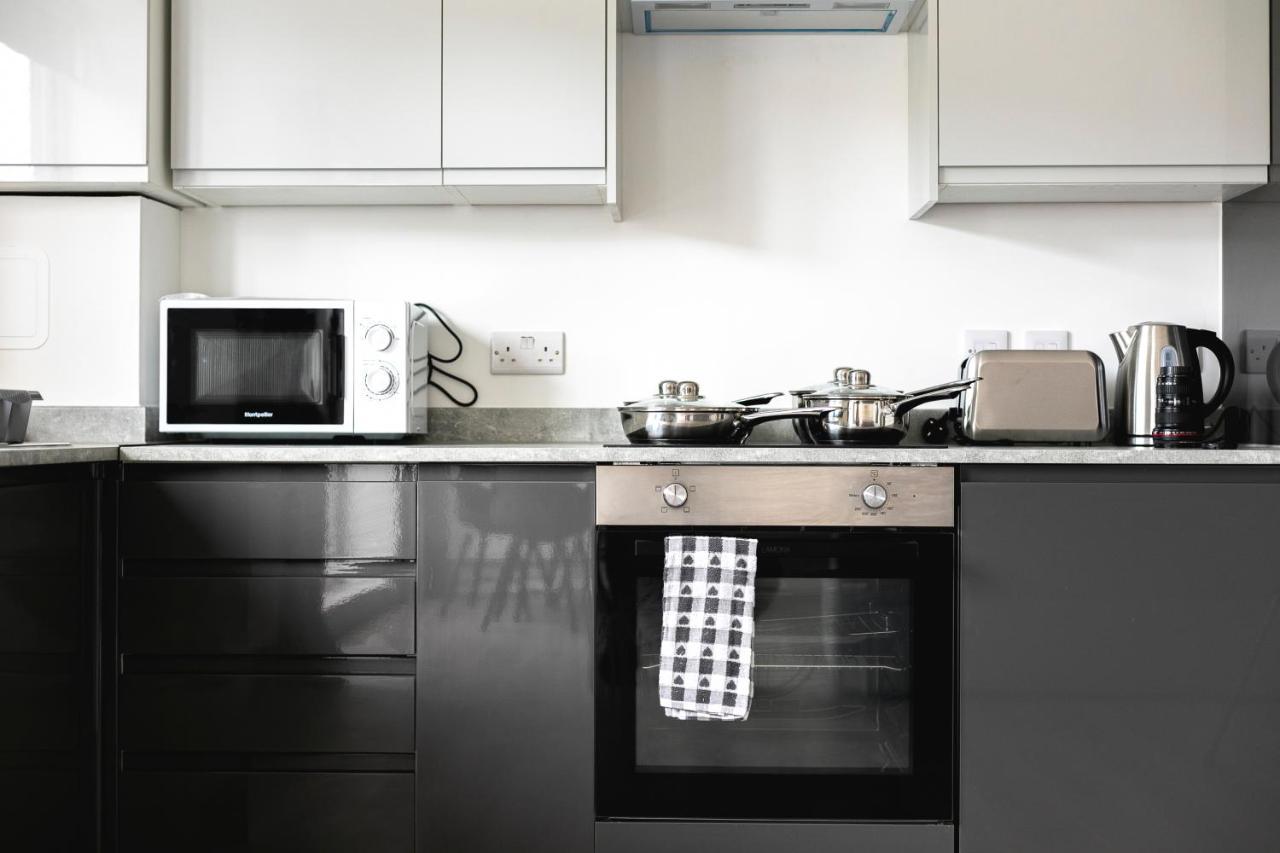 Skyvillion - London Enfield Chase Apartments With Parking & Wifi Exteriér fotografie