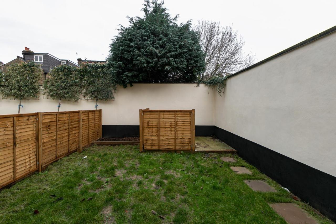 Skyvillion - London Enfield Chase Apartments With Parking & Wifi Exteriér fotografie