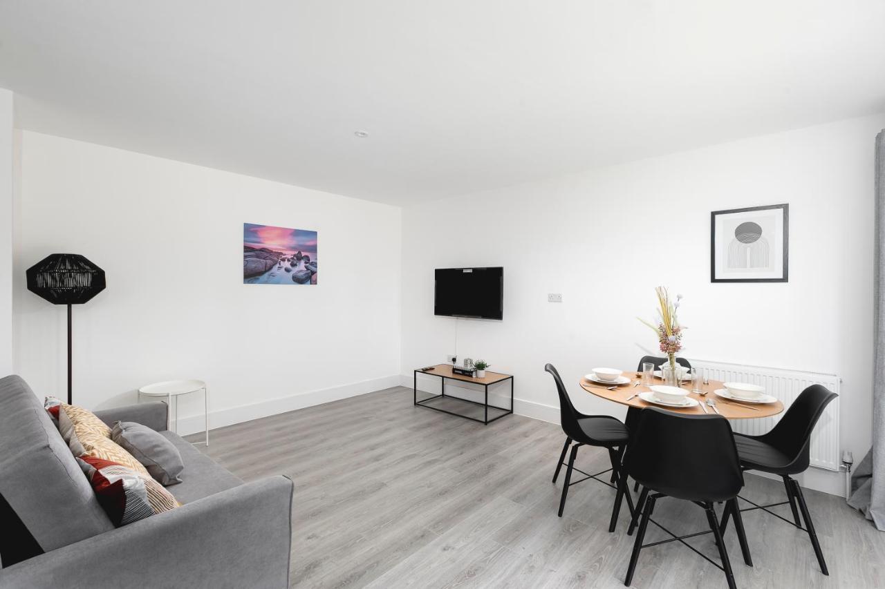 Skyvillion - London Enfield Chase Apartments With Parking & Wifi Exteriér fotografie