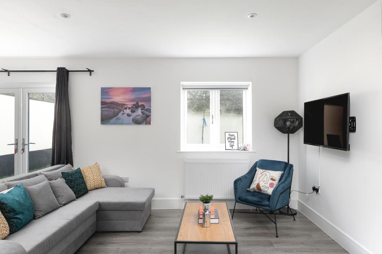 Skyvillion - London Enfield Chase Apartments With Parking & Wifi Exteriér fotografie
